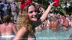 Fiesta en la piscina desnuda key west florida video de vacaciones reales